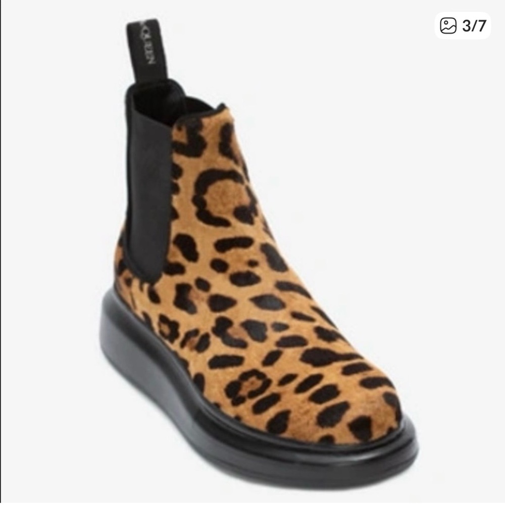 Alexander McQueen Leopard Print Chelsea Boots - NWOT - Picture 2 of 4